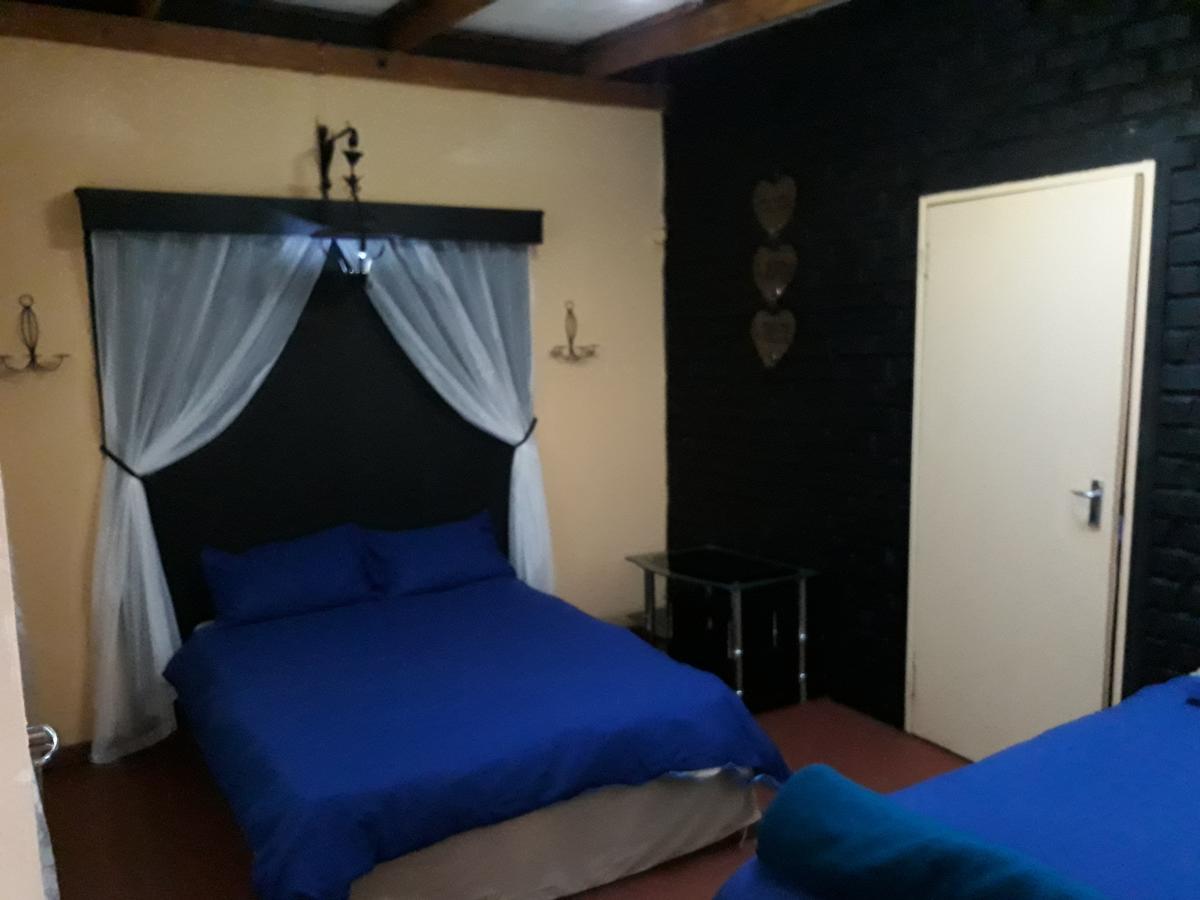 Paljas Backpackers Hotel Potchefstroom Exterior photo